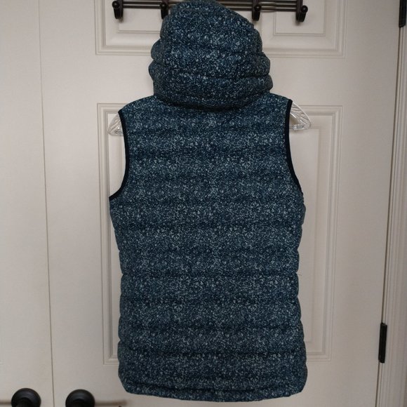 Women's Lole size XS ultra-light weight, packable vest with sac - like new - Picture 10 of 16